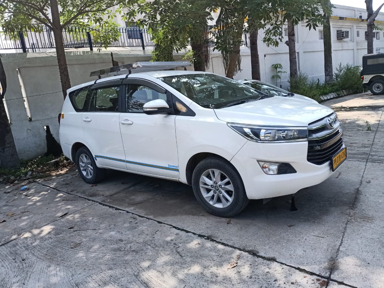 Delhi to Agra Taxi